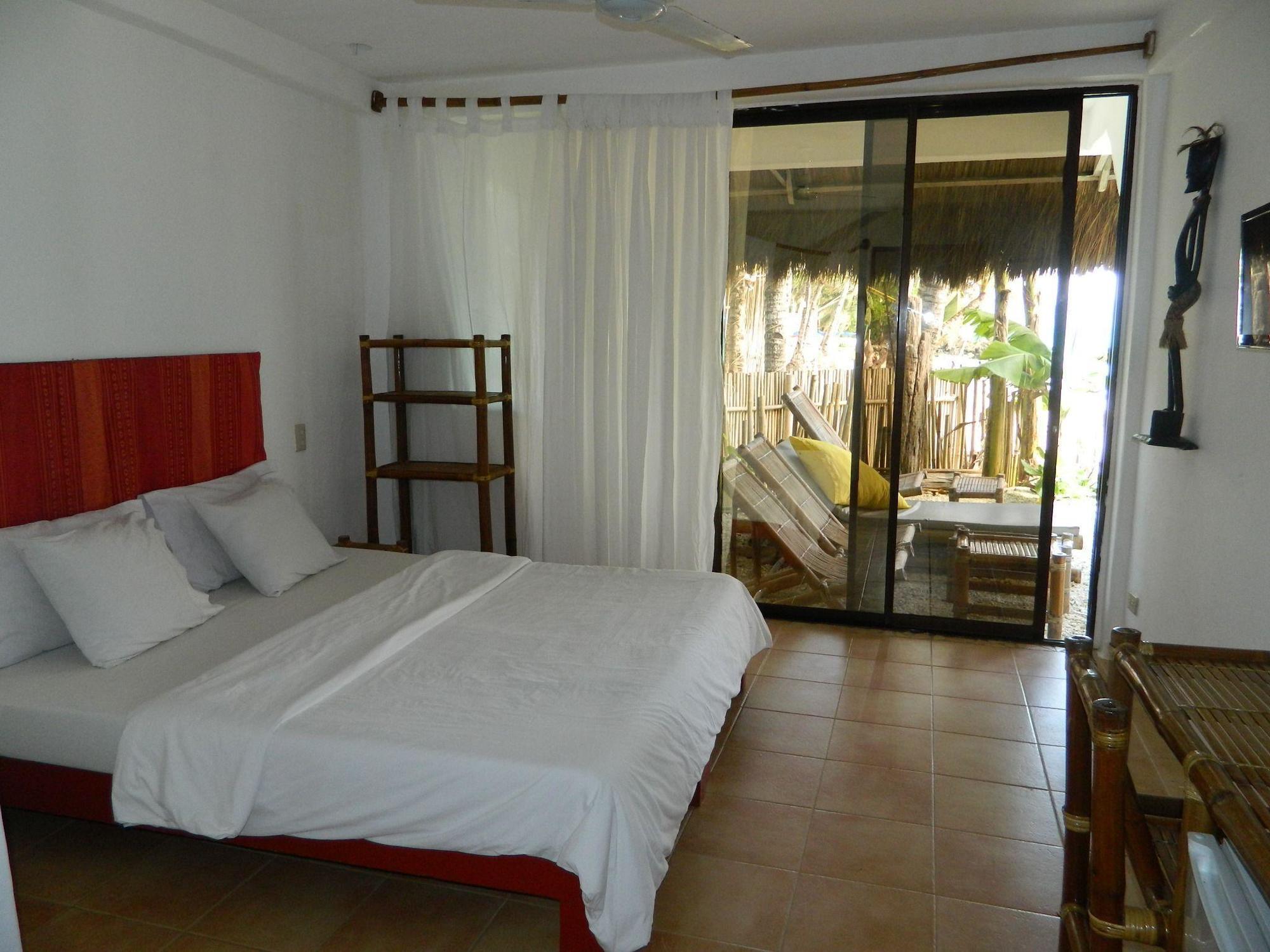 Artista Beach Villa Balabag  Esterno foto