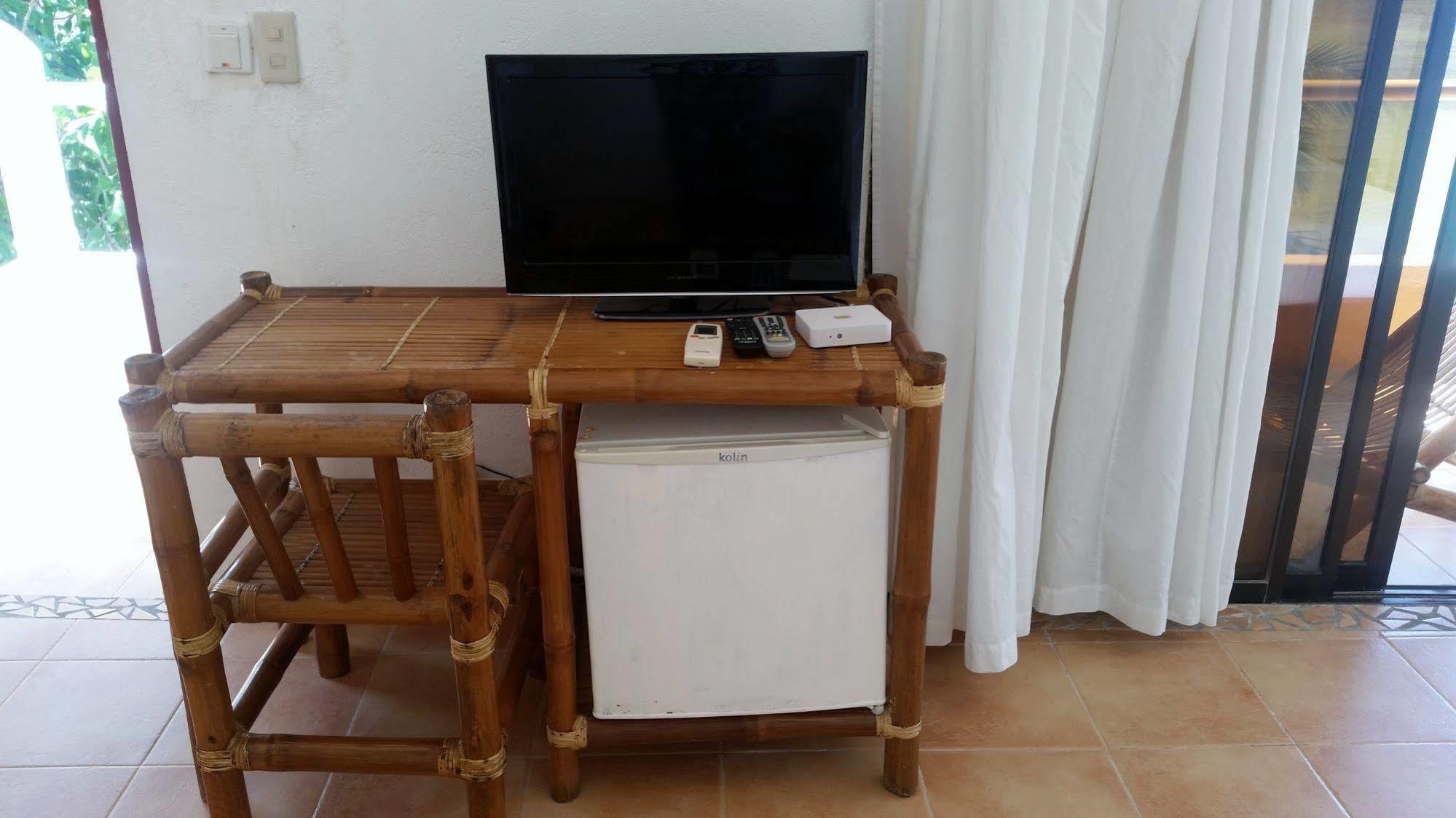 Artista Beach Villa Balabag  Esterno foto