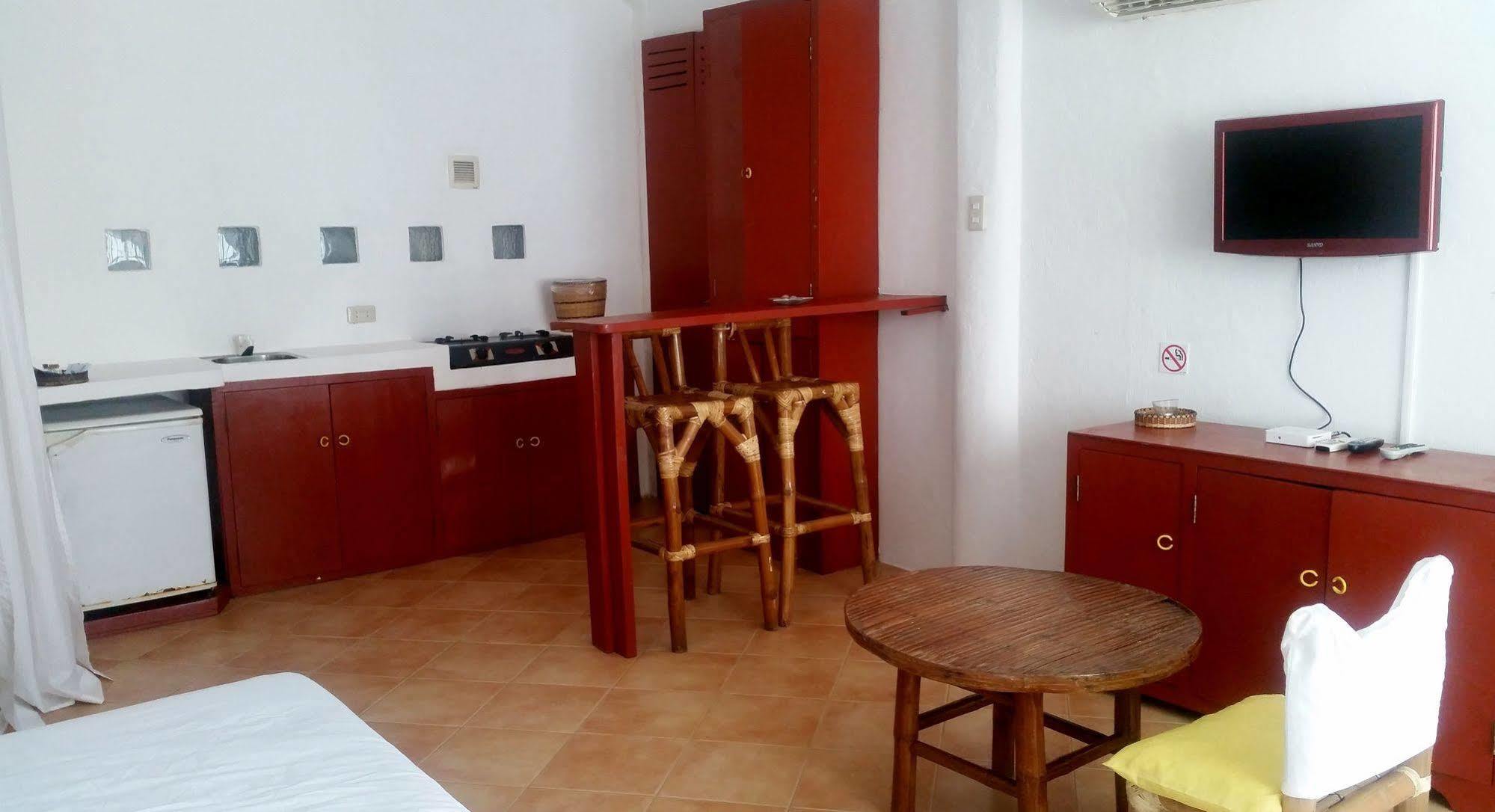 Artista Beach Villa Balabag  Esterno foto
