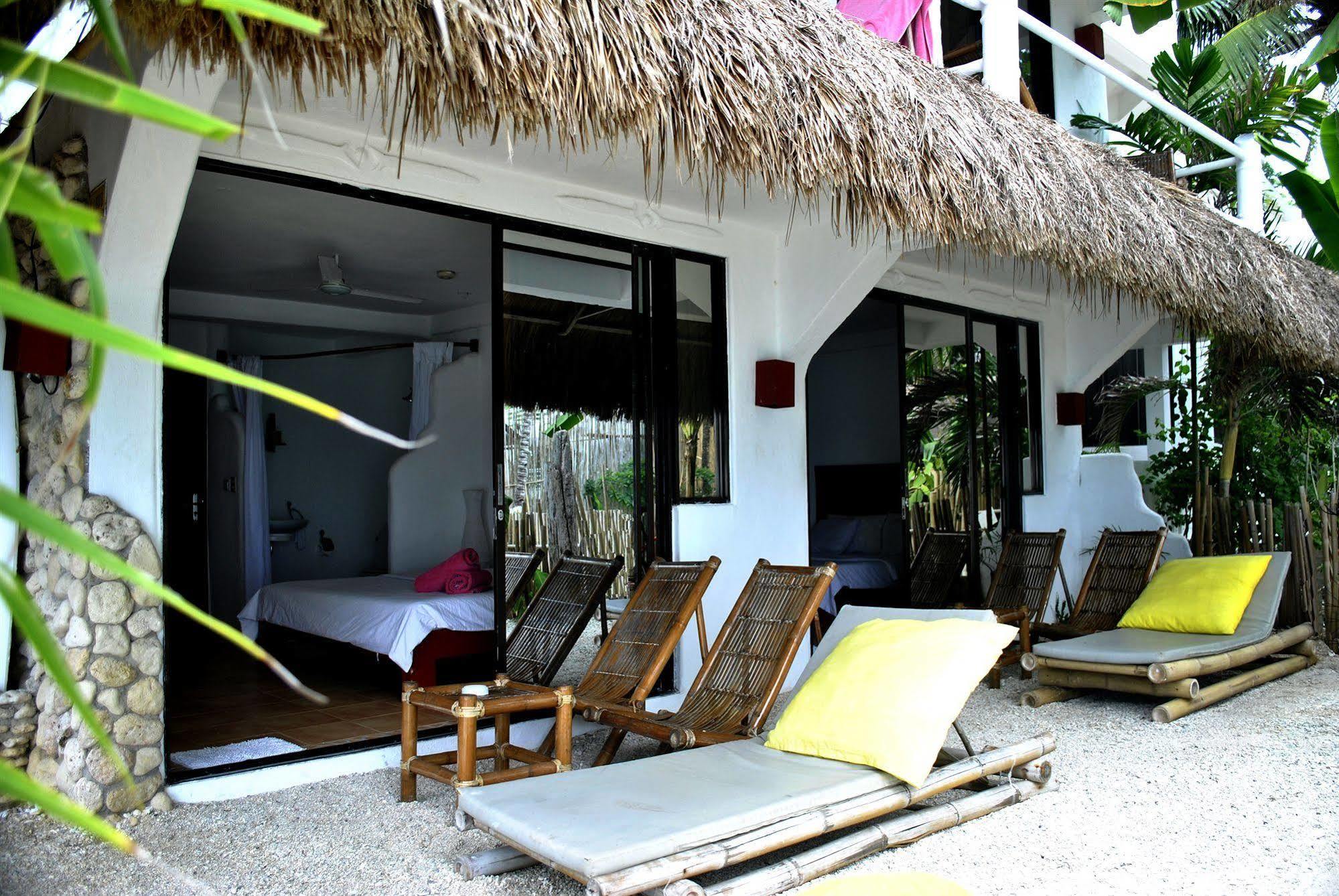 Artista Beach Villa Balabag  Esterno foto