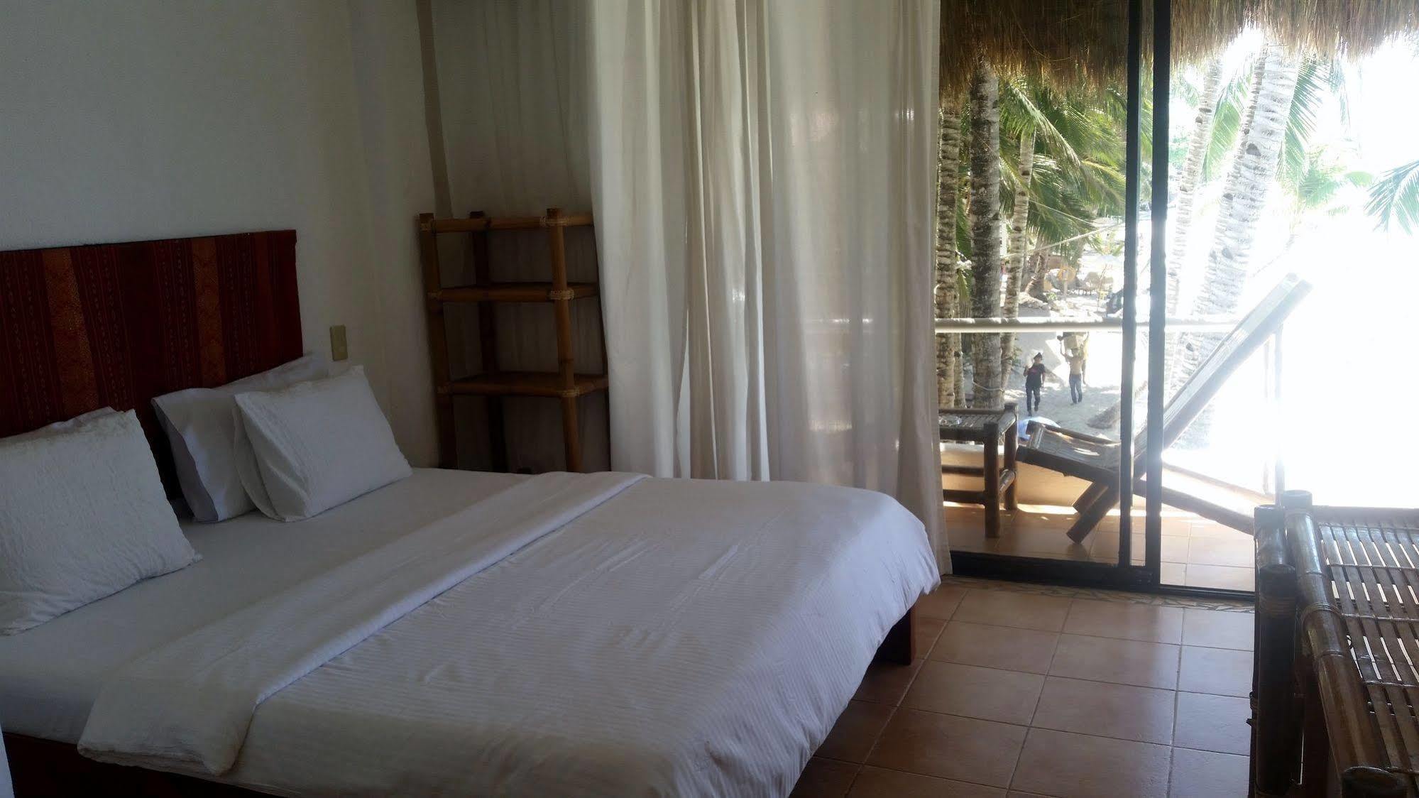 Artista Beach Villa Balabag  Esterno foto