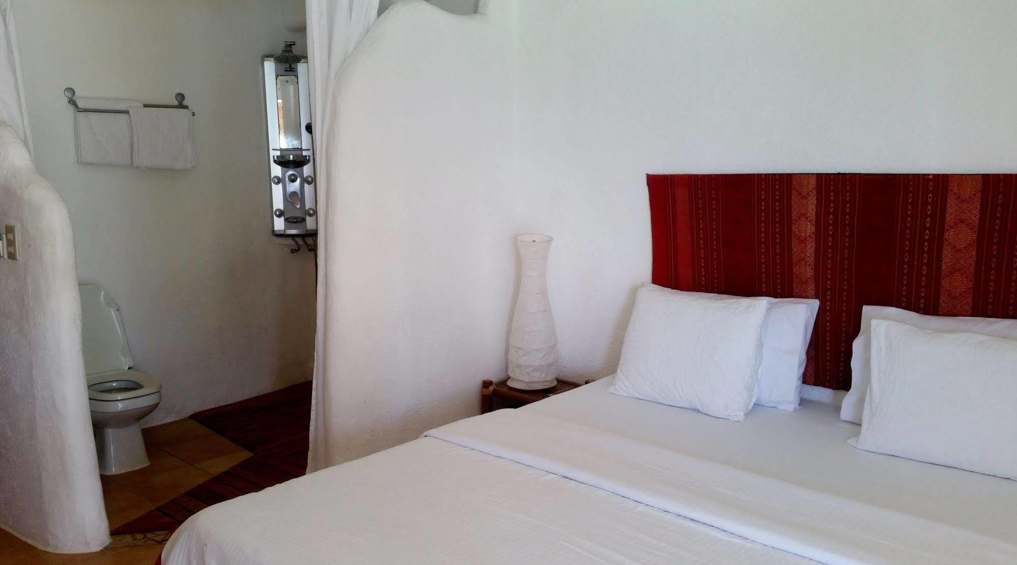 Artista Beach Villa Balabag  Esterno foto
