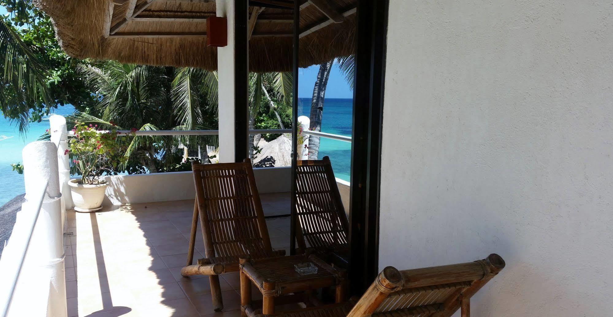Artista Beach Villa Balabag  Esterno foto