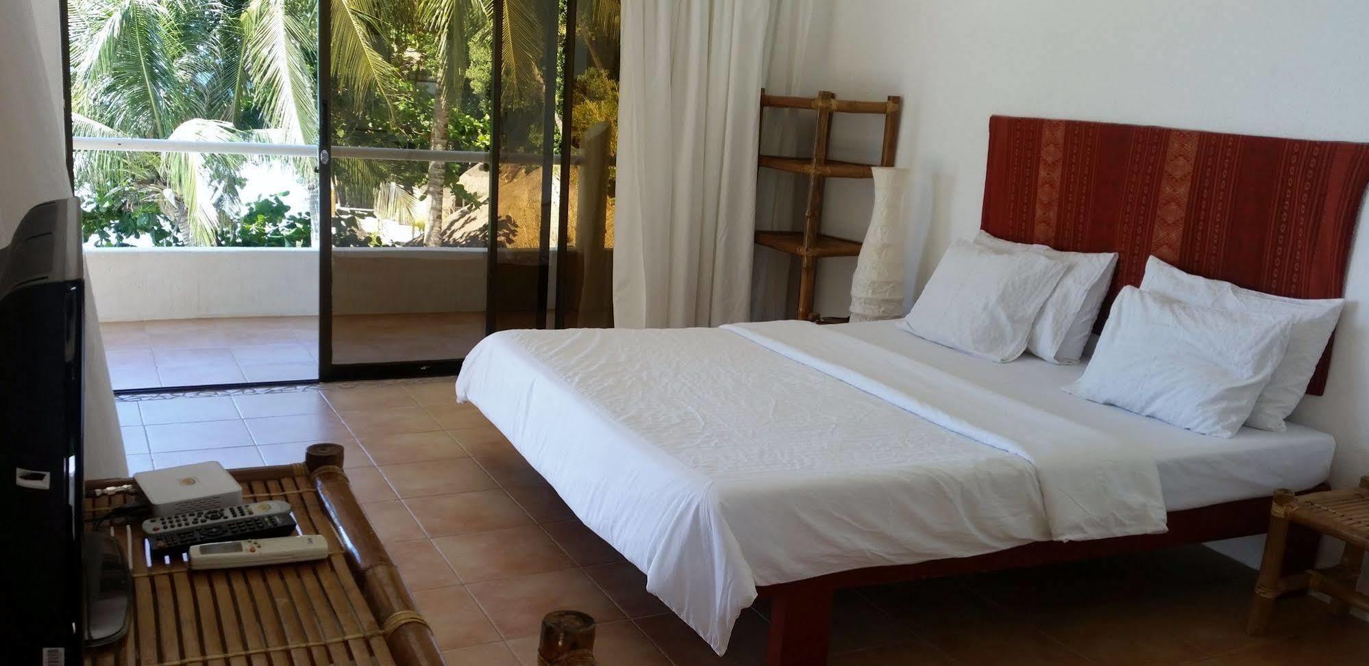 Artista Beach Villa Balabag  Esterno foto